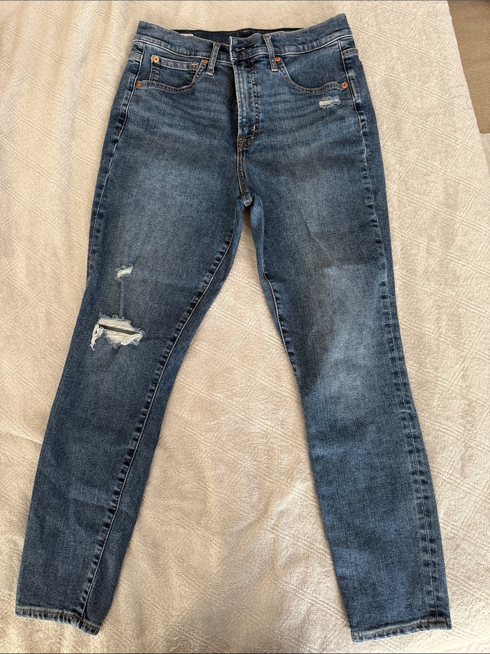 GAP Distressed Skinny Jeans High Rise in Dark Blue Wash
